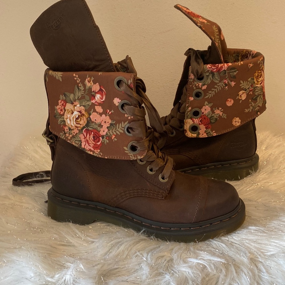 Dr martens brown combat boot